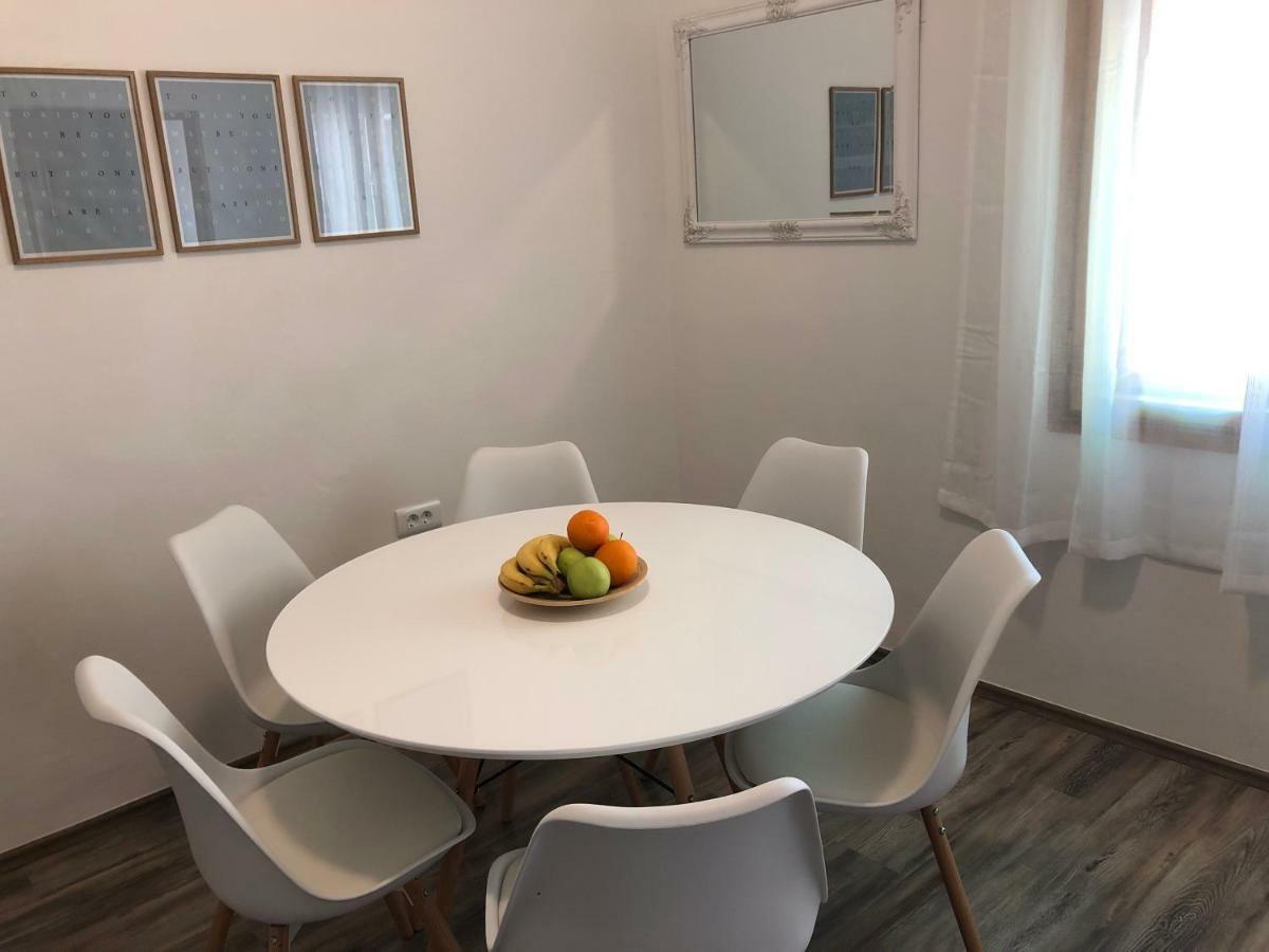 Apartment Check In 普拉 外观 照片